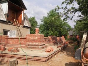 Сооружать ли новый дом на старом фундаменте?